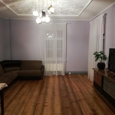 Pils Ielas Apartamenti Kandava Luaran gambar