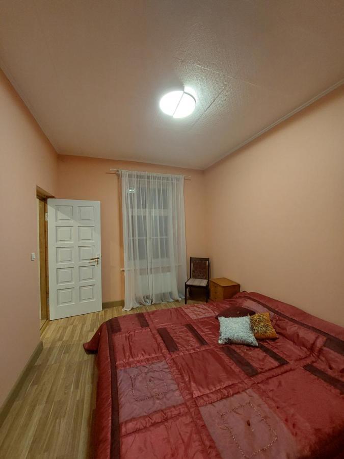 Pils Ielas Apartamenti Kandava Luaran gambar