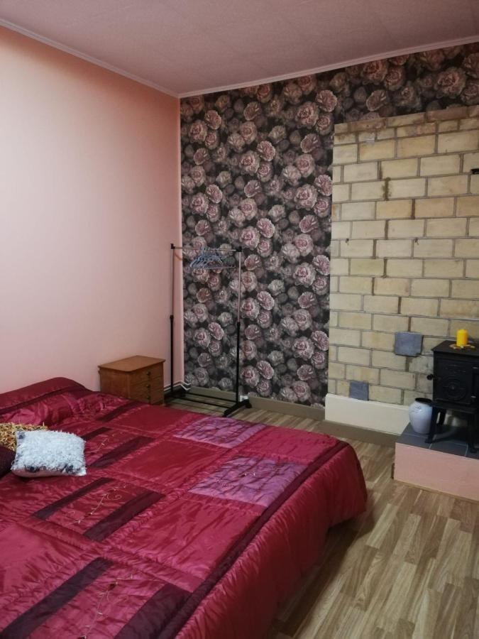 Pils Ielas Apartamenti Kandava Luaran gambar